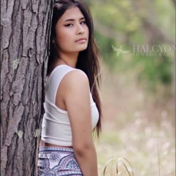 Meet your Posher, Leilani - Picture 5 of 8